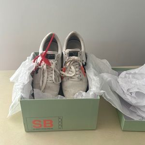 Off white low top sneakers white and black with tag size 41 with box, card, bag